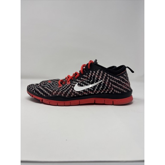 Nike Free Women's Running Shoes Tr Fit 4 RN Flyknit Size 10 Black And Red - Picture 3 of 8